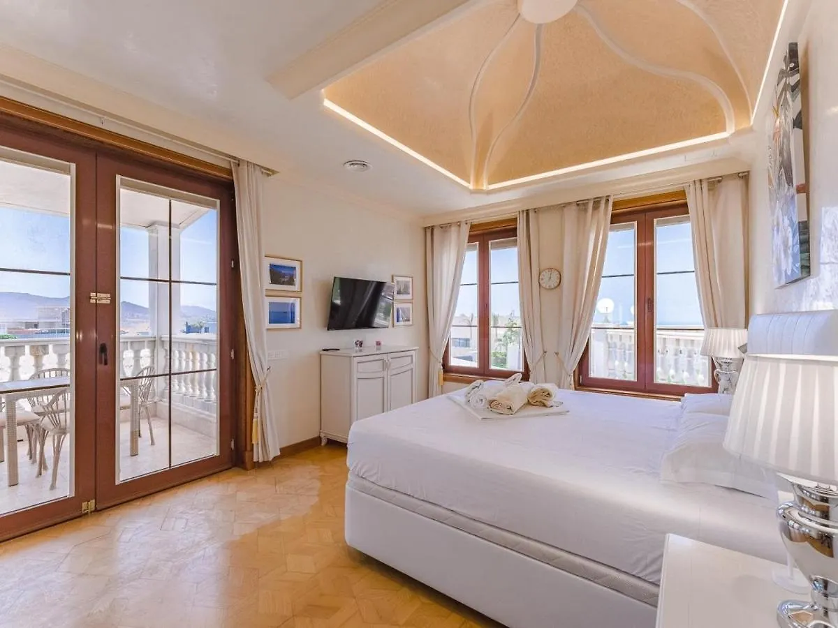 Luxury Villa Nautilus Heated Pool Spa 아데제 펜션