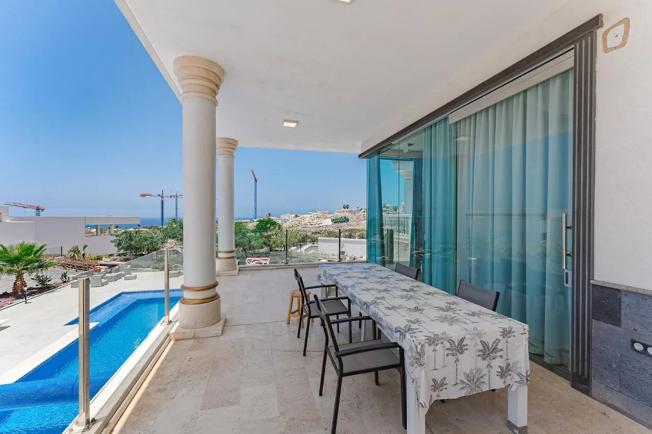 Luxury Villa Nautilus Heated Pool Spa 아데제 펜션