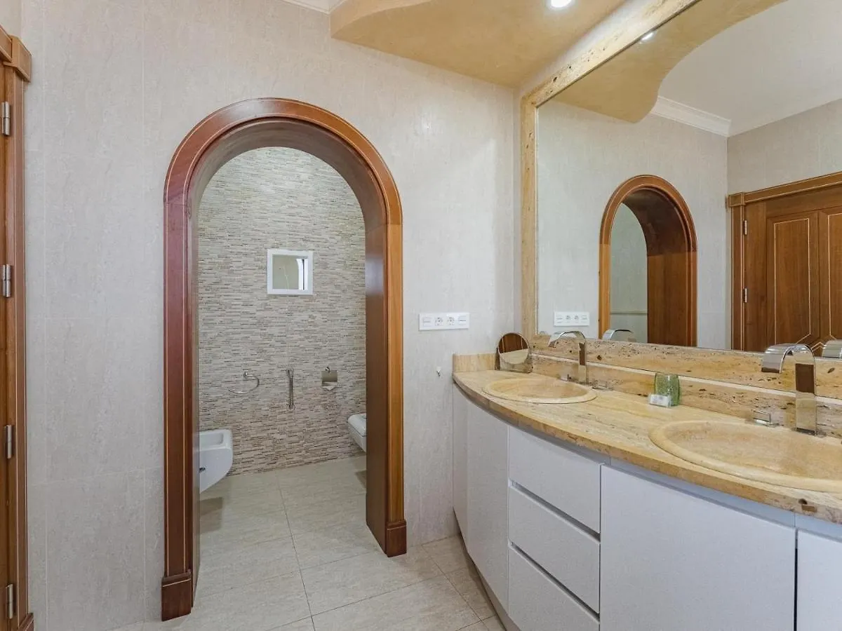 Luxury Villa Nautilus Heated Pool Spa 아데제